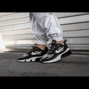 Women’s Size 5.5 Nike Air Max 270 React